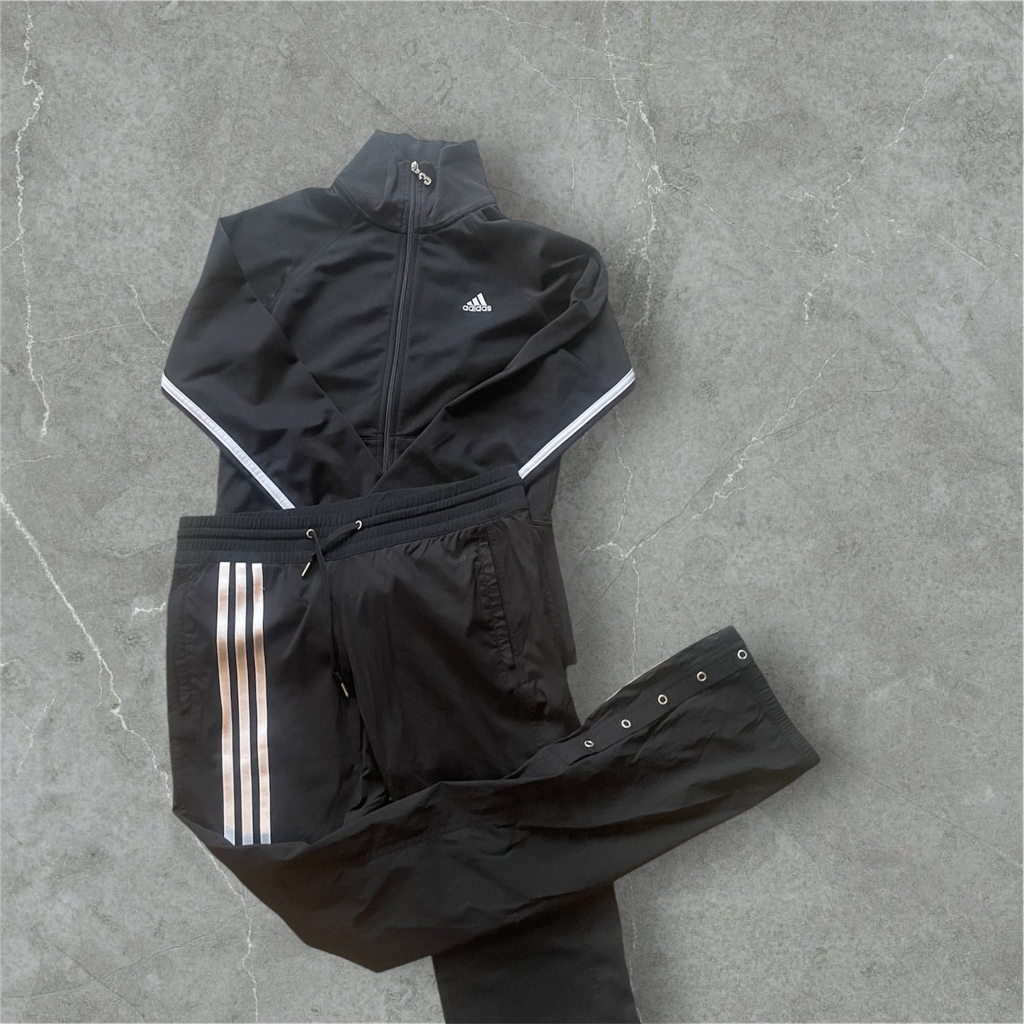 Adidas Trainingsanzug Frauen (S)